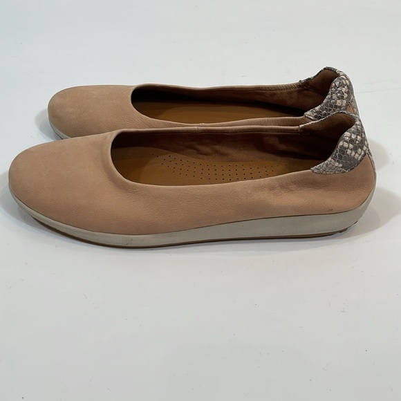Caslon Nordstrom Flats Size 8.5 Tan Leather Snake Embossed Heel NWOT - Picture 4 of 10
